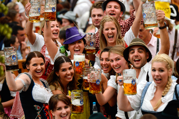 lễ hội bia truyền thống Oktoberfest