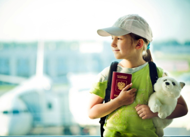Hình ảnh giấy tờ cần chuẩn bị cho trẻ em khi đi máy bay