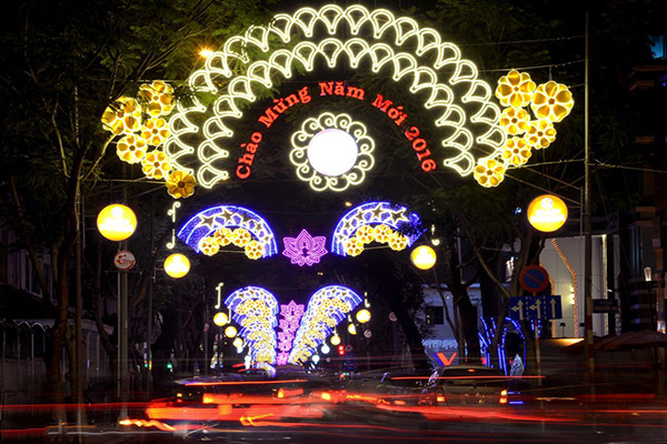 Hình ảnh chào đón năm mới 2016 Sài Gòn lung linh khắp phố