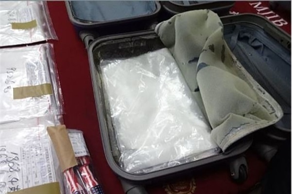 Hành lý xách hộ lên máy bay sẽ khiến bạn ở tù