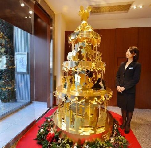 Cây thông Noel bằng vàng ròng ở Nhật Bản