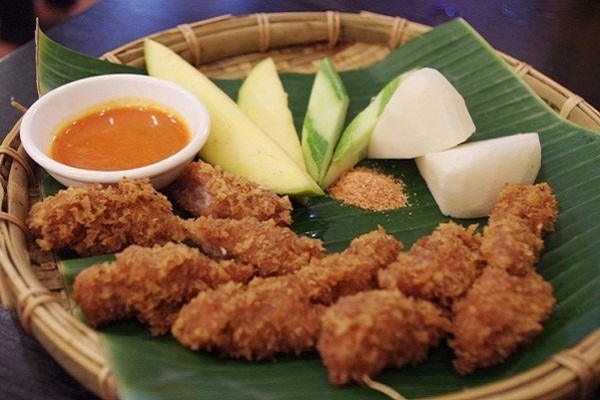 Những món ăn vặt ngon ở Hà Nội - Nem chua rán