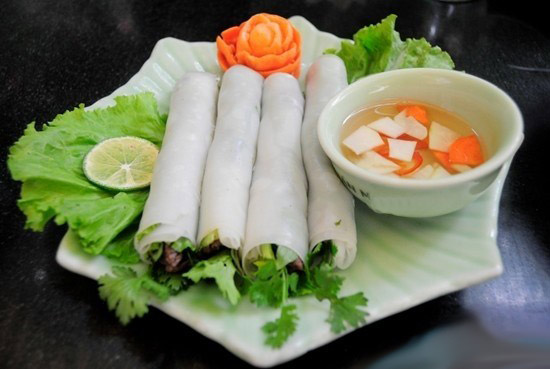 10 món ăn nổi tiếng nhất của Hà Nội - Phở cuốn