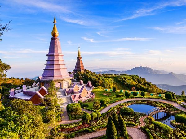 Từ Bangkok đi Chiang Mai bao xa, bằng phương tiện gì?