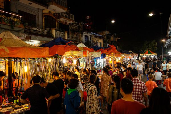 Khu chợ đêm Phố cổ Hà Nội