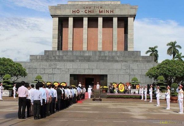 Lăng Chủ tich Hồ Chí Minh - Điểm du lịch không bỏ qua