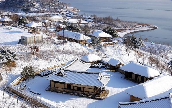 Khung cảnh tuyết trắng xóa vô cùng lãng mạn của Hàn Quốc vào mùa đông