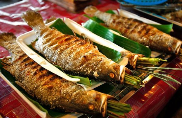 Cá suối nướng - món ăn nổi tiếng của đồng bào Thái ở Tây Bắc