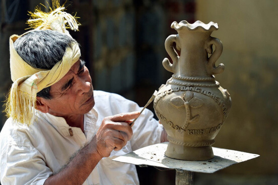 Nghệ nhân làng gốm Bàu Trúc