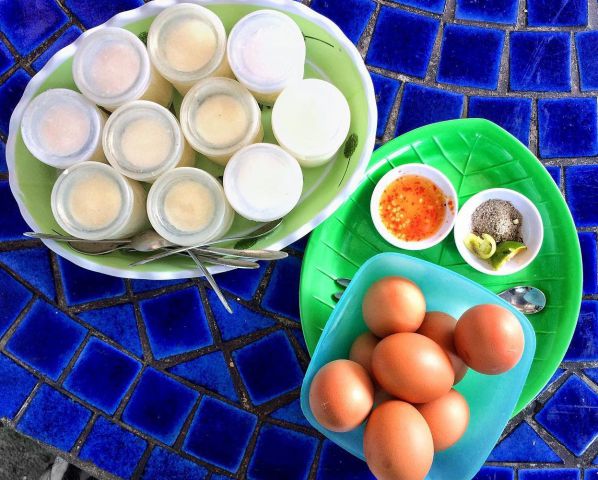 Trứng gà lòng đào và yaourt Cô Tiên ở Vũng Tàu