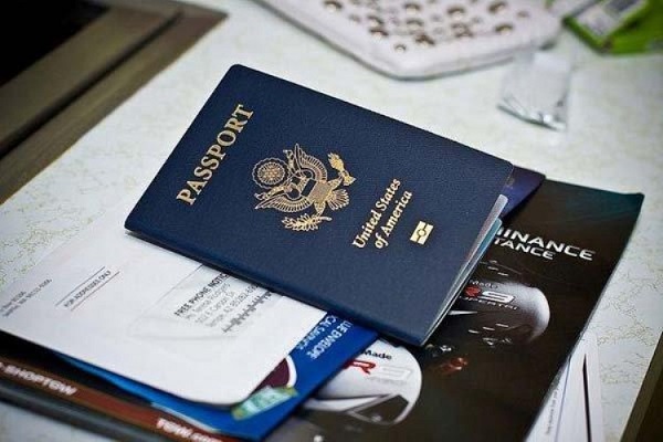 Đối với các chặng bay quốc tế cần phải có passport