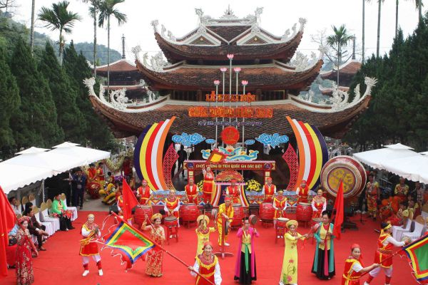 Hội chùa Hương - Hà Nội
