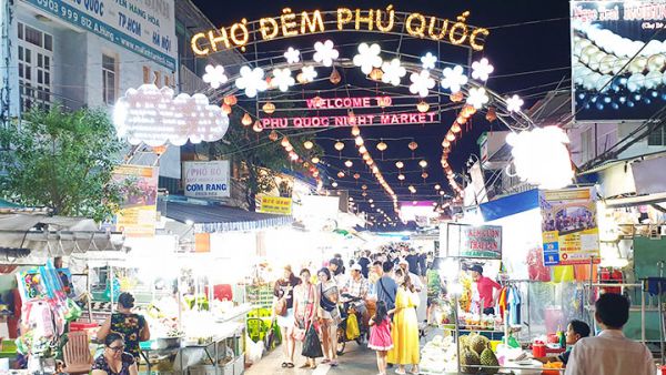 Chợ đêm Dinh Cậu ở Dương Đông, Phú Quốc