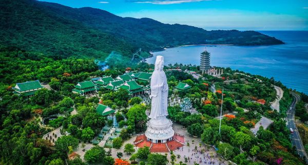 Tượng Phật Quan Thế Âm cao nhất tại Việt Nam tại Chùa Linh Ứng