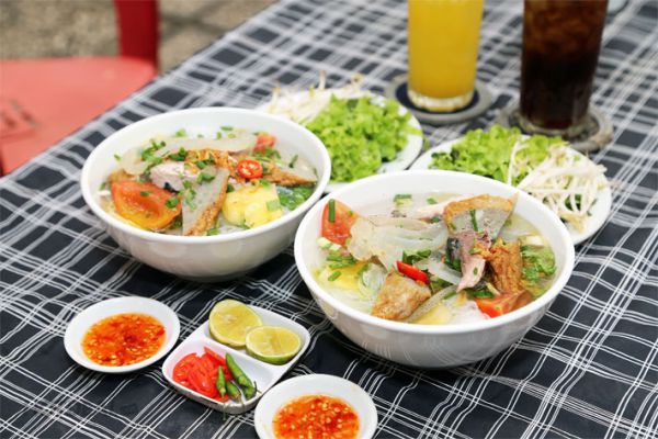 Du lịch Nha Trang tháng 11 đừng quên món Bún chả chả cá
