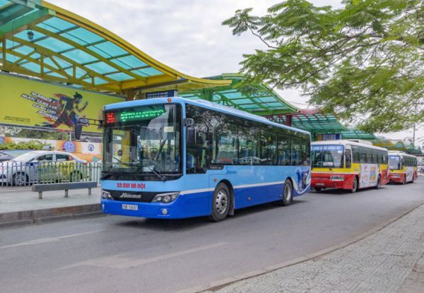 Xe bus Hà Nội có nhiều tuyến để bạn chọn