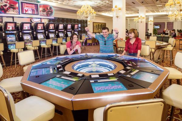 The Royal Casino Hạ Long dành cho những ai yêu thích đánh bài