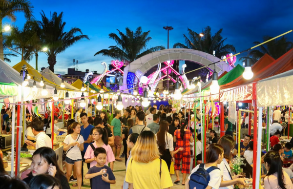 Chợ đêm Hạ Long là sự lựa chọn hoàn hảo dành cho bạn vào buổi tối ở Quảng Ninh