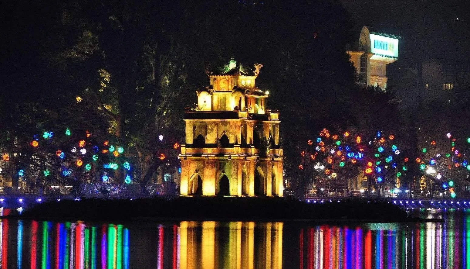Top 30+ địa điểm vui chơi ở Hà Nội buổi tối tuyệt vời nhất