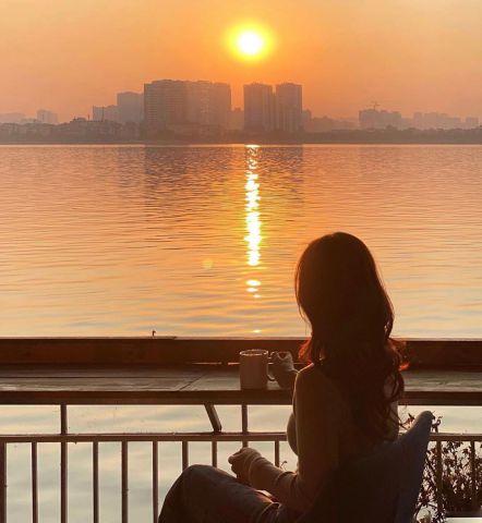 Du lịch Hà Nội không nên bỏ qua trải nghiệm ngắm hoàng hôn bên hồ Tây