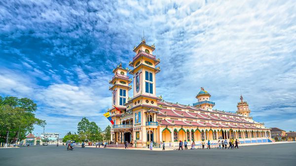 Kiến trúc độc đáo của Tòa thánh Cao Đài - Điểm du lịch Tây Ninh độc đáo