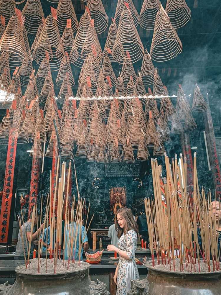 Chùa cầu duyên tại Sài Gòn - chùa bà Thiên Hậu