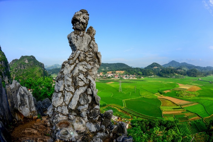 Núi Tô Thị là địa điểm du lịch Lạng Sơn rất nổi tiếng (Nguồn: Sưu tầm)