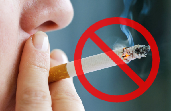 Tất cả các hãng hàng không đều nghiêm cấm hành Vi hút thuốc lá trên máy bay kể cả thuốc lá điện tử