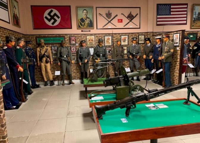 Bảo tàng vũ khí cổ Robert Taylor 