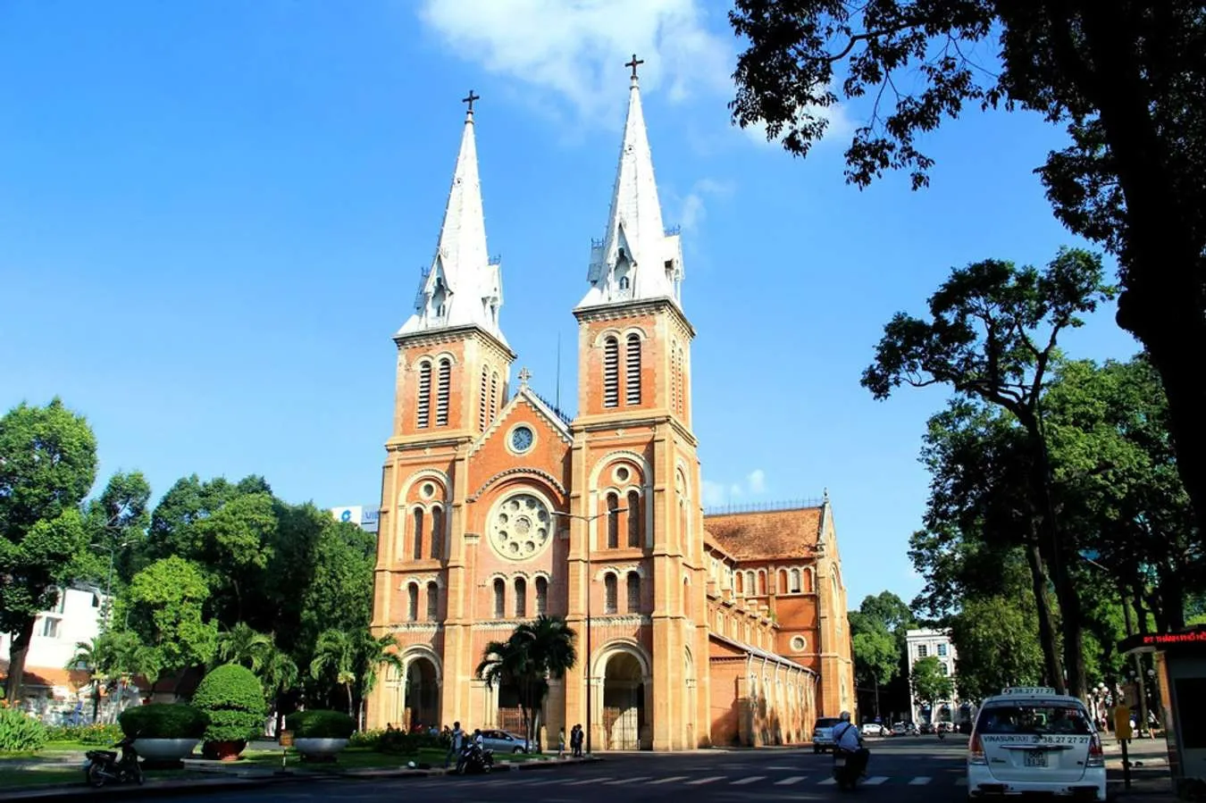 Nhà thờ Đức Bà - Nét văn hóa ấn tượng của Sài Gòn
