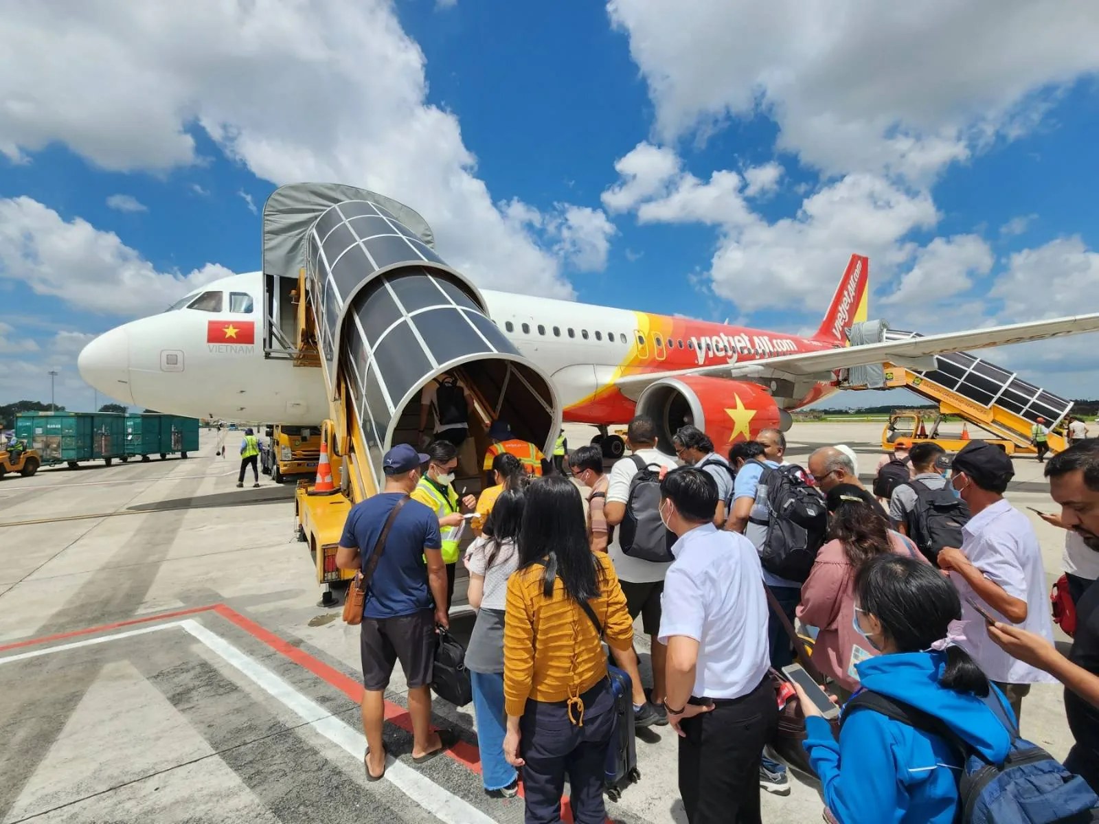 Tìm và đặt vé máy bay giá rẻ từ Vinh đến Sài Gòn với nhiều lựa chọn